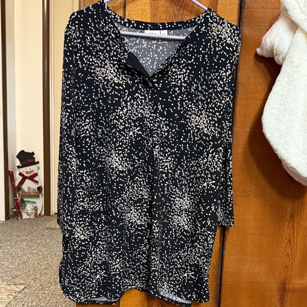Croft & Barrow XXL women's blouse with a black and beige dot pattern EUC